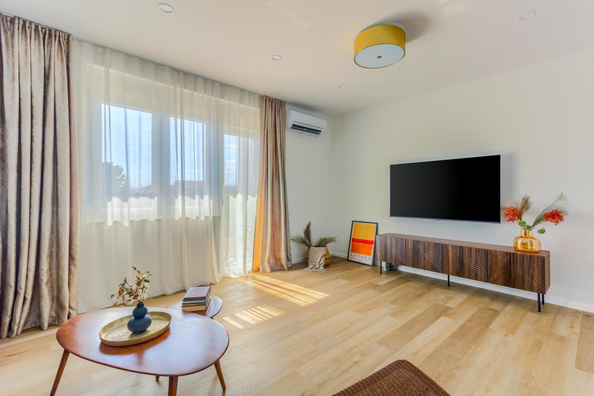 Apartman West View *